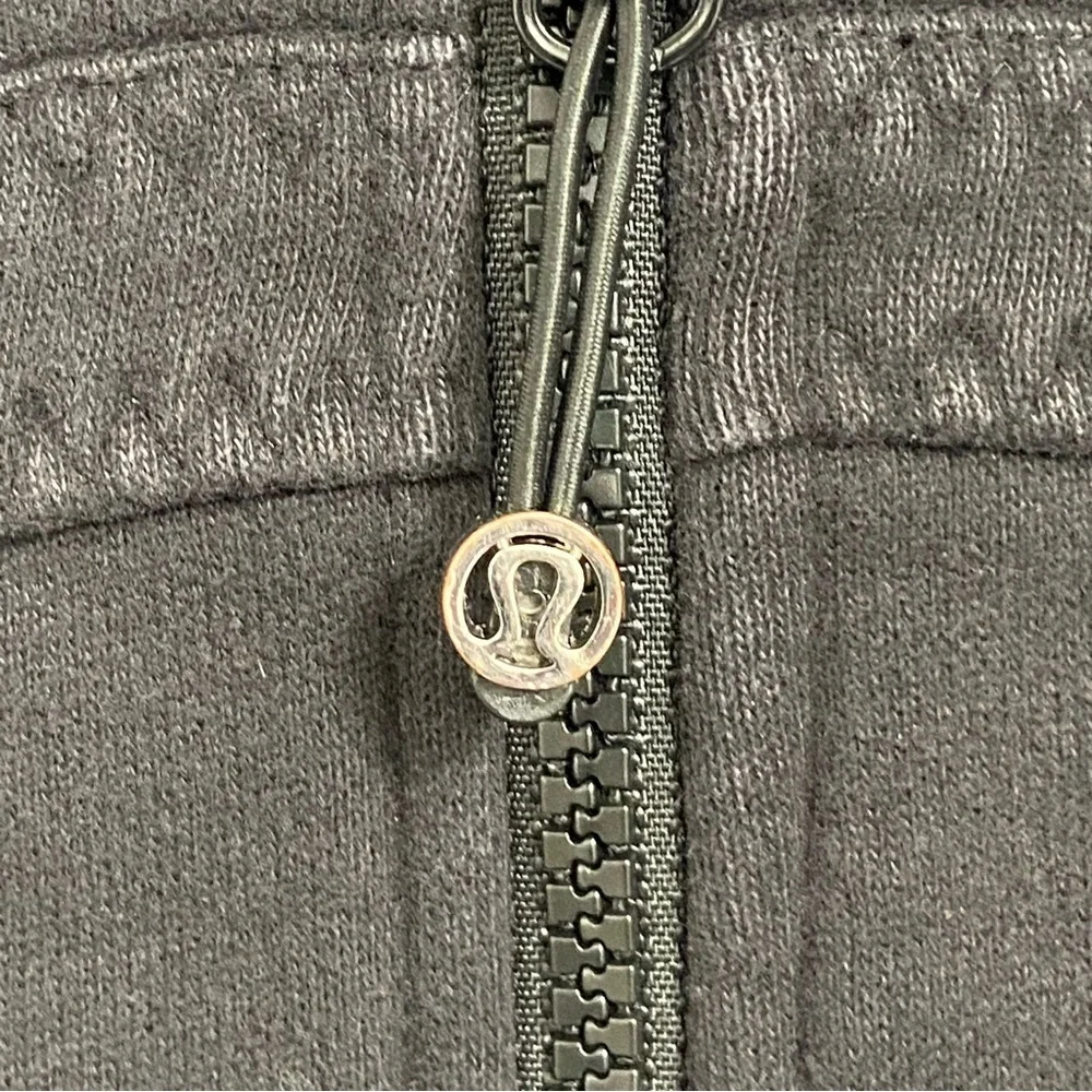 LULULEMON / Black Scuba Jacket Size 6